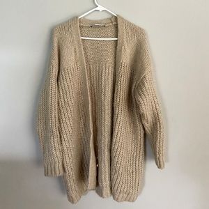 Oversized, taupe cardigan